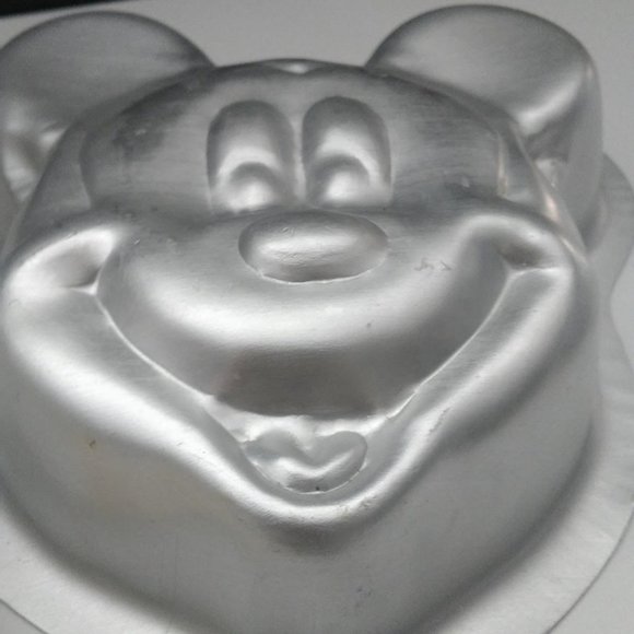 Wilton Mickey Mouse Individual Cake Pan Mini Mold - Picture 9 of 11